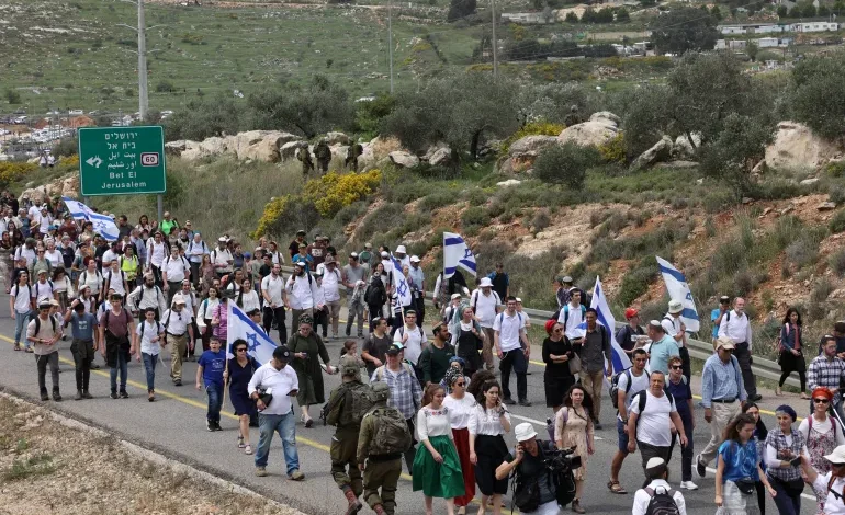 تشکیلات خودگردان فلسطین تهدید کردن فلسطینیان توسط شهرک نشینان صهیونیستی و حمله به آن‌ها در کرانه باختری 28 اکتبر 2023|الجزیره